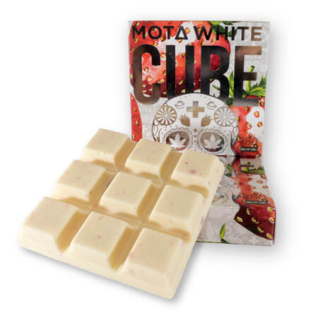 MOTA STRAWBERRIES AND CREAM CBD WHITE CHOCOLATE CUBE
